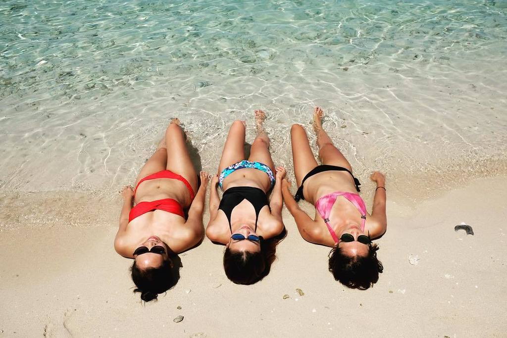 maykoh's tweet photo. Days of spending lazing and tanning coming to an end #girlstrip #wheresnext #exoticadventures #explorekomodo https://t.co/8PvzFpFXAY https://t.co/FyRtgJDACG