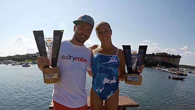 smugglettes's tweet photo. Winners are Grinners! @cliffdiving
Helena Merten in the Palmbelievables at the Red Bull Cliff Diving in #Texas
#redbullcliffdiving https://t.co/0fyX8b4OHi