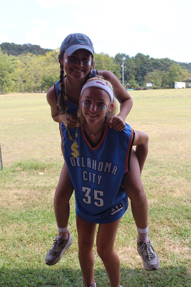 wood_emm's tweet photo. Next year powder puff ain't ready for usππΌππΌ #daughtersofchrist https://t.co/DtTZknqz63