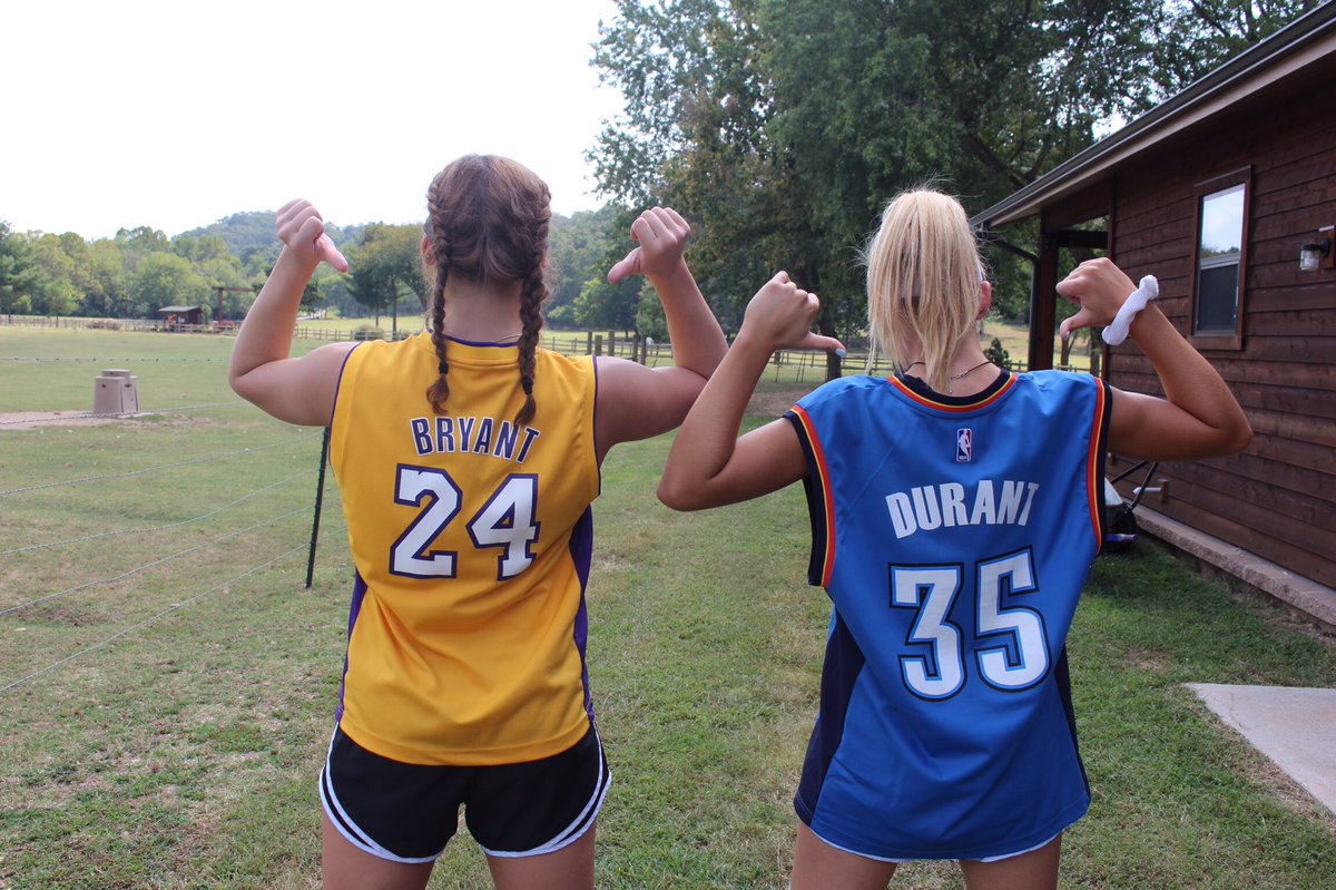 wood_emm's tweet photo. Next year powder puff ain't ready for usππΌππΌ #daughtersofchrist https://t.co/DtTZknqz63