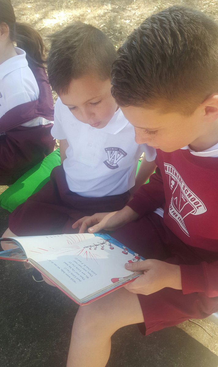 Buddy reading in the sun with our 5D buddies! #nlnw17 <a href="/litnumweek/">LiteracyNumeracyWeek</a> <a href="/widemere/">Widemere PS</a>