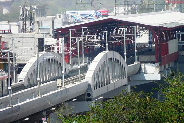 Home Minister <a href="/rajnathsingh/">Rajnath Singh</a> and UP CM <a href="/myogiadityanath/">Yogi Adityanath</a> will jointly inaugurate the 8.5-kilometer first phase of #LucknowMetro today
