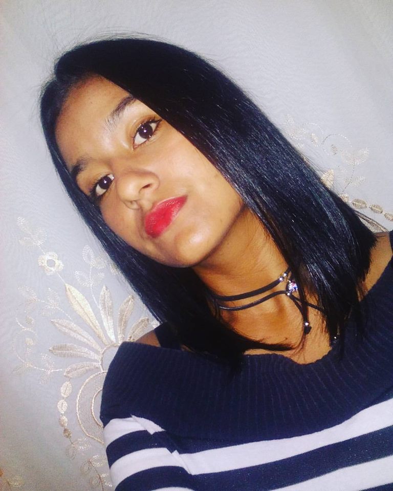MedinaAle1997's tweet photo. Sigueme y te sigo!!
Les dejo mi Facebook oficial : Ale Ale Medina .
Instagram: AleMedina 
@GaboMelodiaP 😍Enamorada De la Vida @medicenportuu https://t.co/YY1IlHLjbZ