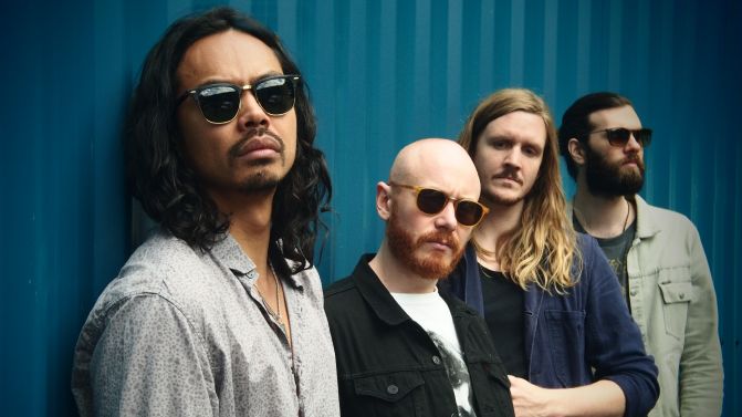 LENSATIMURcom's tweet photo. Kisah Perjuangan Dougy Mandagi; Anak Timur yang Jadi Vokalis Band Internasional, The Temper Trap

https://t.co/914sduG7ID https://t.co/UliCmFE395