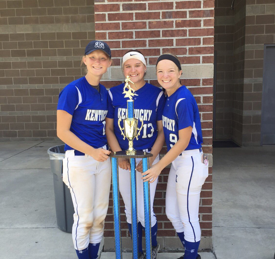 sarahjhallock9's tweet photo. Goin back for round 2 baby 👊🏻 #bigorangeshowcase #champs https://t.co/9SHCbC2hLE