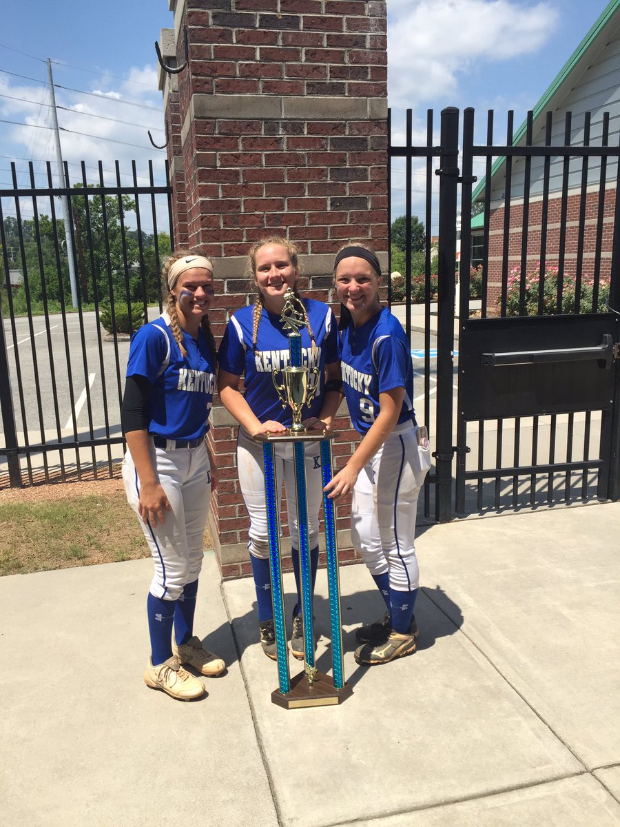 sarahjhallock9's tweet photo. Goin back for round 2 baby 👊🏻 #bigorangeshowcase #champs https://t.co/9SHCbC2hLE