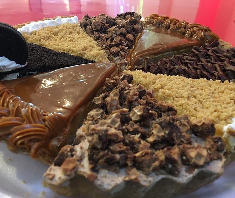 latttepostrebar's tweet photo. Arma tu entero con diferentes porciones!! Más conocido como #8loco 😋 #LattteCeibos #LattteSantaAna 😍 https://t.co/GIVcoT5dNS