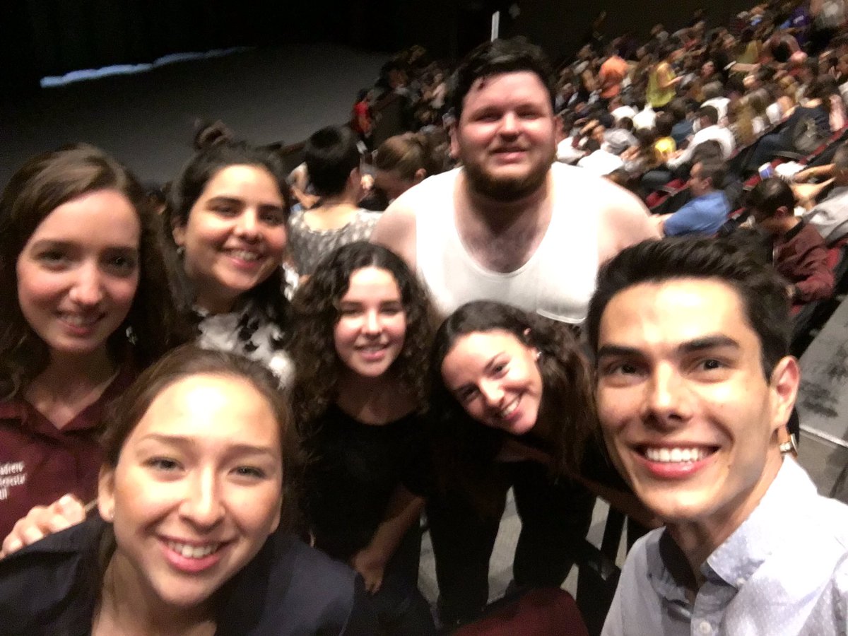 adrian_gz's tweet photo. ¡Apoyando a Pato! #OrgulloLIN #tecdance #newo @arteyculturaTEC https://t.co/1ZnQmRA9pi