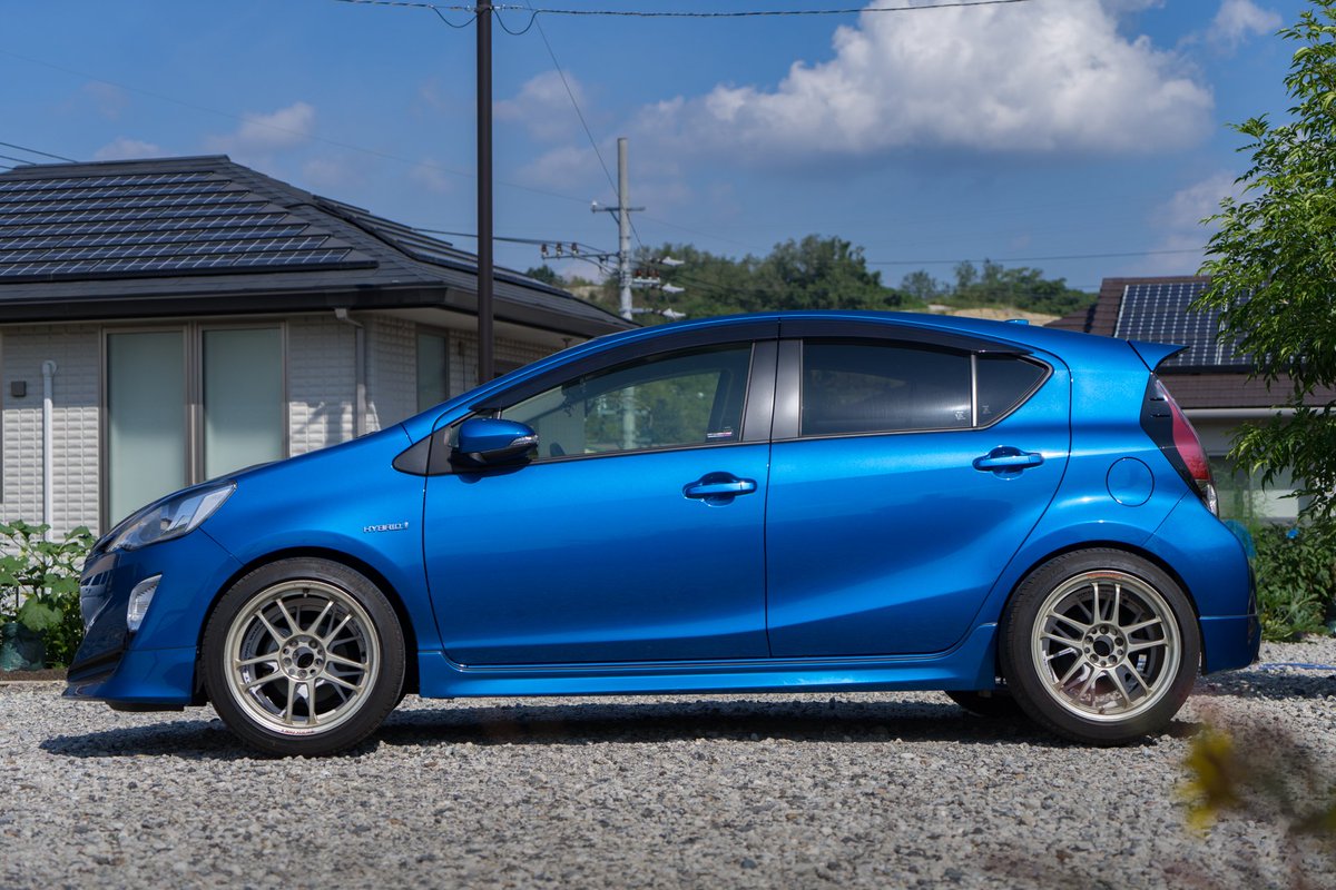 マーシー Sony野郎 A Twitteren アクアに１７インチをつけたらどうなるかな と思ってあてがってみました 車高落とさないとちょっと変かな ii Sel2470z アクア 17インチ Cp035 タケチプロジェクト T Co Yvffcm57rf Twitter