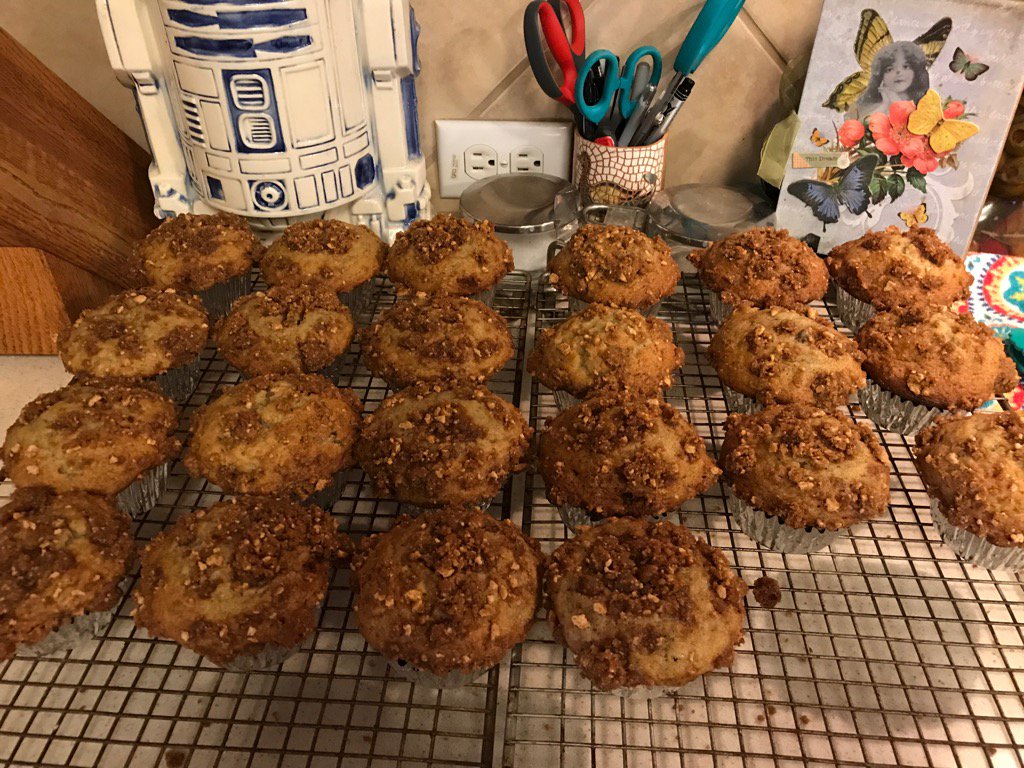 ap345w's tweet photo. Banana crumb muffins for the bake sale! #bakesaleATT https://t.co/FpN3HbQ8nj