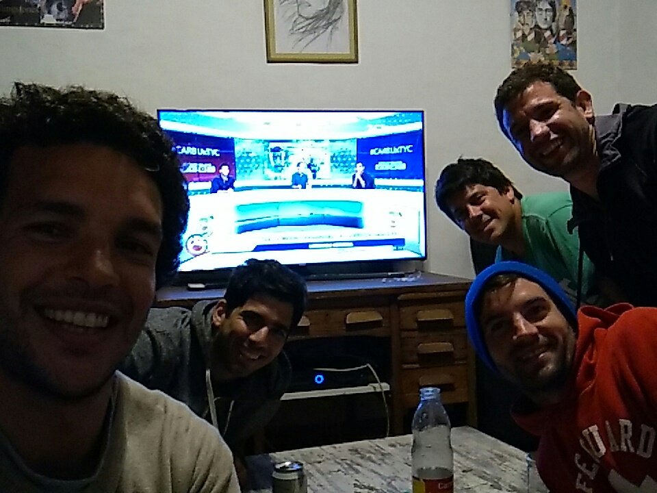 JSantiagoOsorio's tweet photo. #STC2000 #CarbuXTyC #CallejeroSF  En Bella Vista se mira @CarburandoTV por @TyCSports con los pibes 🚥🚗💨 https://t.co/p46qVG5qFt