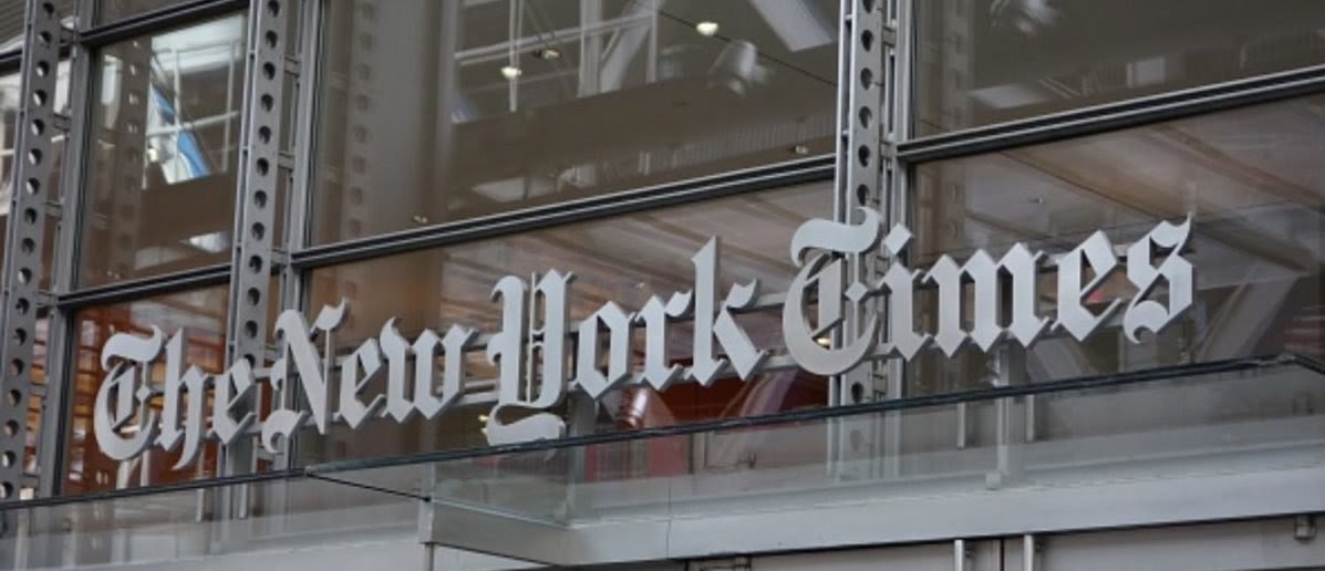 R_Wing_News's tweet photo. NYT Writes 1300 Words About Dem Senator’s Corruption Trial Without Mentioning He’s A Democrat https://t.co/fQ3RadQXs3 https://t.co/0ETBxLRMRi