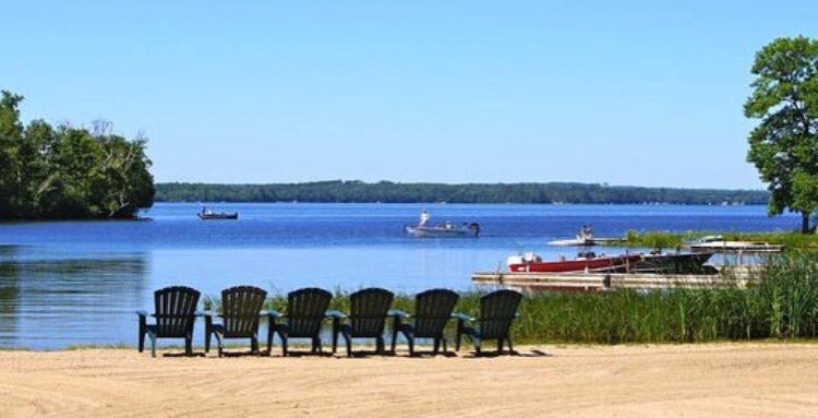 IslandViewOrrMN's tweet photo. Hoping everyone had a safe, happy, and relaxing Labor Day! #viewsfromislandview #orrmn #pelicanlake #OnlyinMN https://t.co/7EBCO8Efds