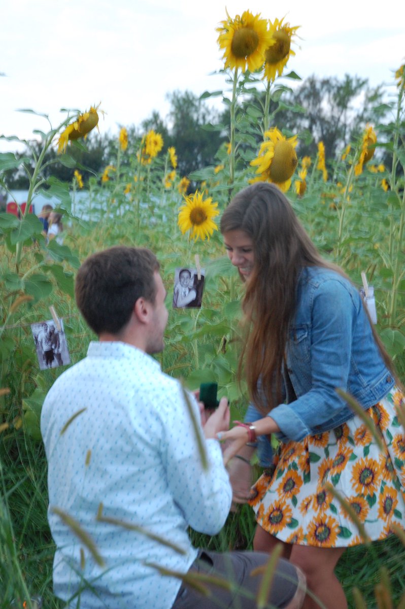 KarlieCluff's tweet photo. happiest moment of my life (so far)💗💍 https://t.co/AMN9lHaD9G