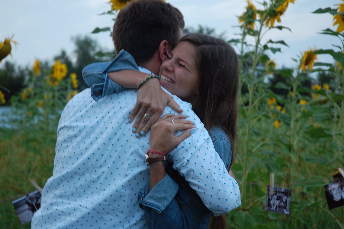 KarlieCluff's tweet photo. happiest moment of my life (so far)💗💍 https://t.co/AMN9lHaD9G