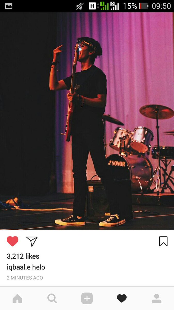 Ada notif 😍 mau bales "halo" juga tapi off comment. Via twitah aja yaa <a href="/iqbaale/">iqbaal ramadhan</a> 😁