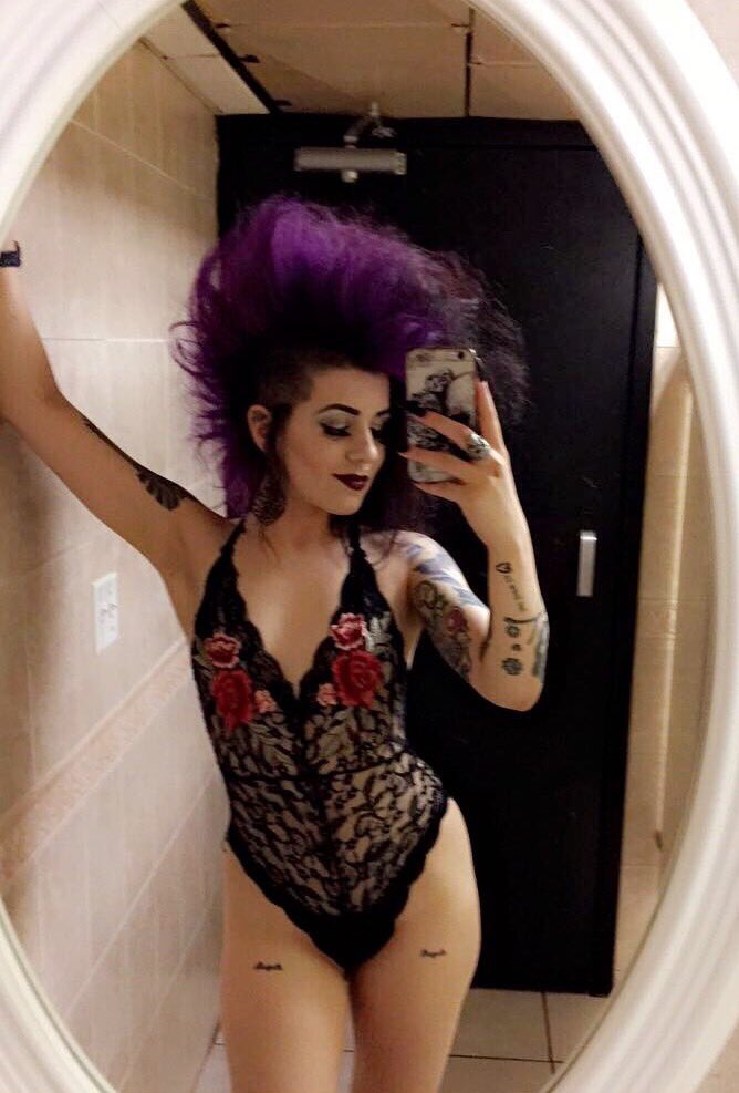 GoddessDee13's tweet photo. been working this labor day weekend. 💃🏻 send me some #spoils! 💎💰💳 #paypig 🐷 #worshipme #femdom #findom #spoiledbrat #lingerie @rt_pig https://t.co/pkKSkihCey