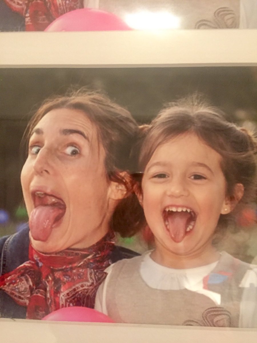 soycrismorena's tweet photo. Franco,Valentin y azul te habitan abrazados en tu amor,crecen libres y felices.
Feliz cumpleaños hija , luz de mi vida y mis sueños!
TE AMO💜 https://t.co/cBB5RhQiJj