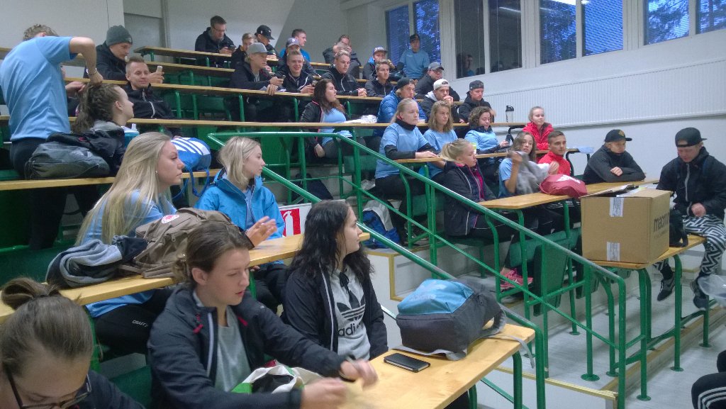 ProlipaHH's tweet photo. Aamuinfo klo 06 @HAAGAHELIAamk #hhv17 järjestäjät valmiina. Tervetuloa! #haagahelia #vierumäki #virkistys #päivä https://t.co/n0W6xYyk7z