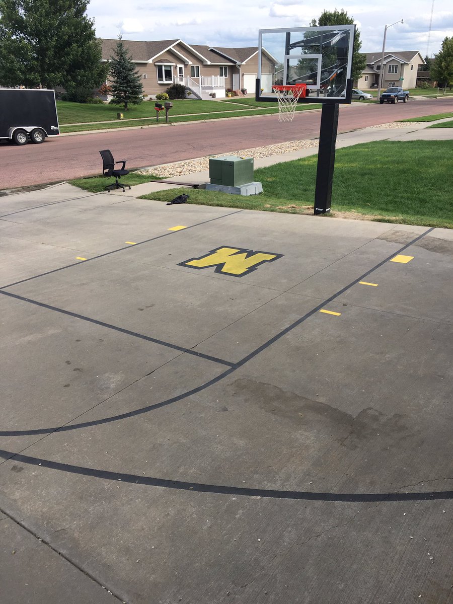 KernelBB's tweet photo. Big Thank You to @CoachRobey for helping me paint our new Kernel Court in the driveway #kernelBB #Gettingbetter #oldschool #kernelnation https://t.co/PnAjPLpJH9