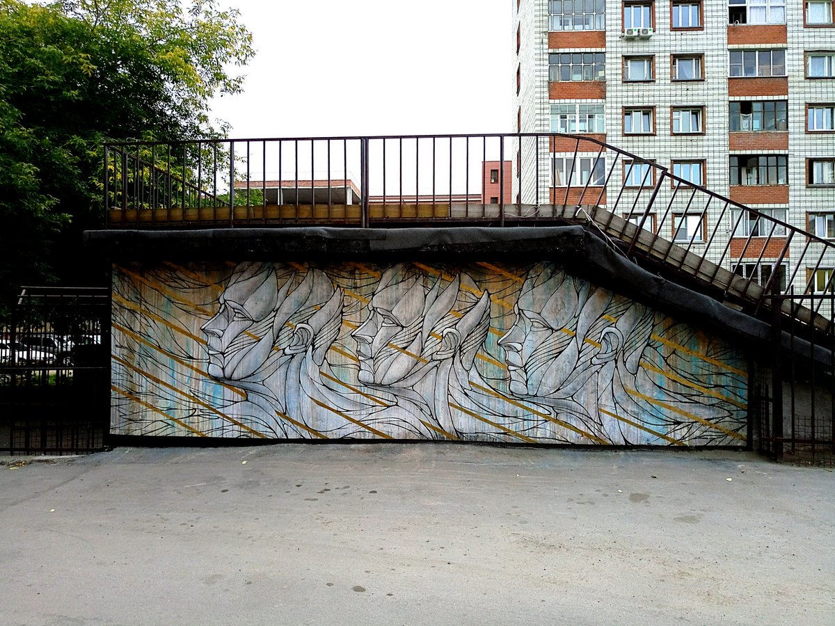 streetartsib's tweet photo. Ну и на сладкое стиляжная графика от @nikita_nomerz за Фрунзе 3 с #окрашенофест 

#streetartsib #mural #nomerz #nikitanomerz #okrashenofest https://t.co/7NikBXWxto
