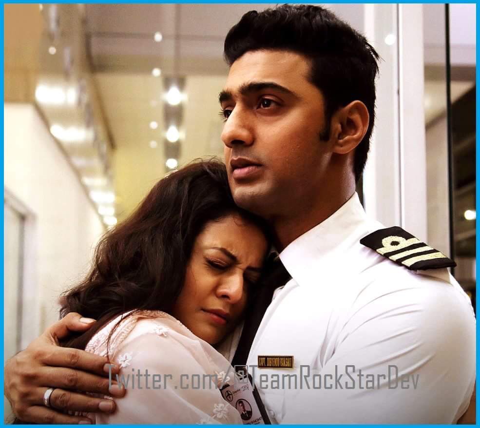 TeamRockstarDev's tweet photo. ক্যাপ্টেন দিব্যেন্দু রক্ষিত এবং রিয়া রক্ষিত ❤️❤️
Your Favorite #DeKo Couple is back on this #DurgaPuja 😎😎👌 #DeKoCockpit #DevKoelCockpit https://t.co/0TloA190iS
