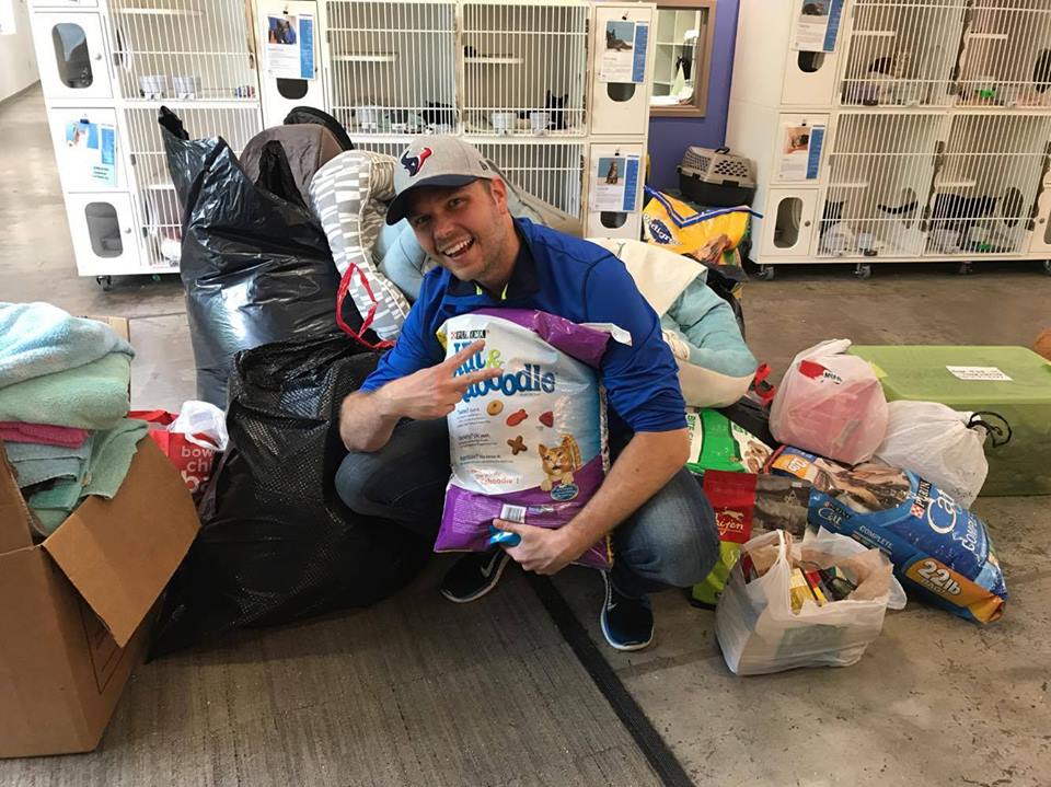 Friends4Lifeorg's tweet photo. How lucky are we? @DownHouseHTX showered us with supplies. Thank you for being a generous and caring neighbor! #HoustonStrong #FFLArmy https://t.co/zxxsr7yQ5o