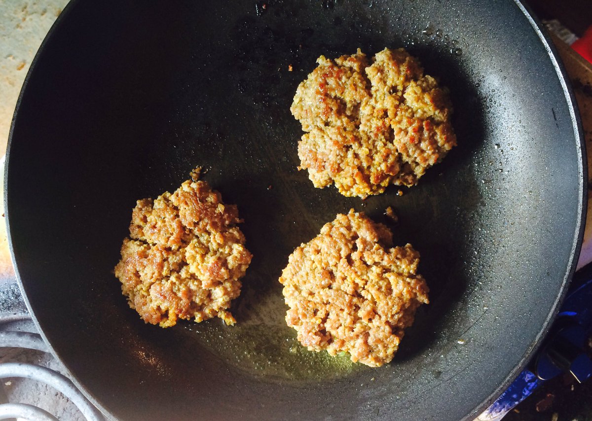 soniasnacksmsa's tweet photo. Big yummy snack in the making. Yummy and healthy beef burger just for you #mombasa #foodie #foodphotography #soniasnacks #eathealthy https://t.co/a1QBhV6Ijc