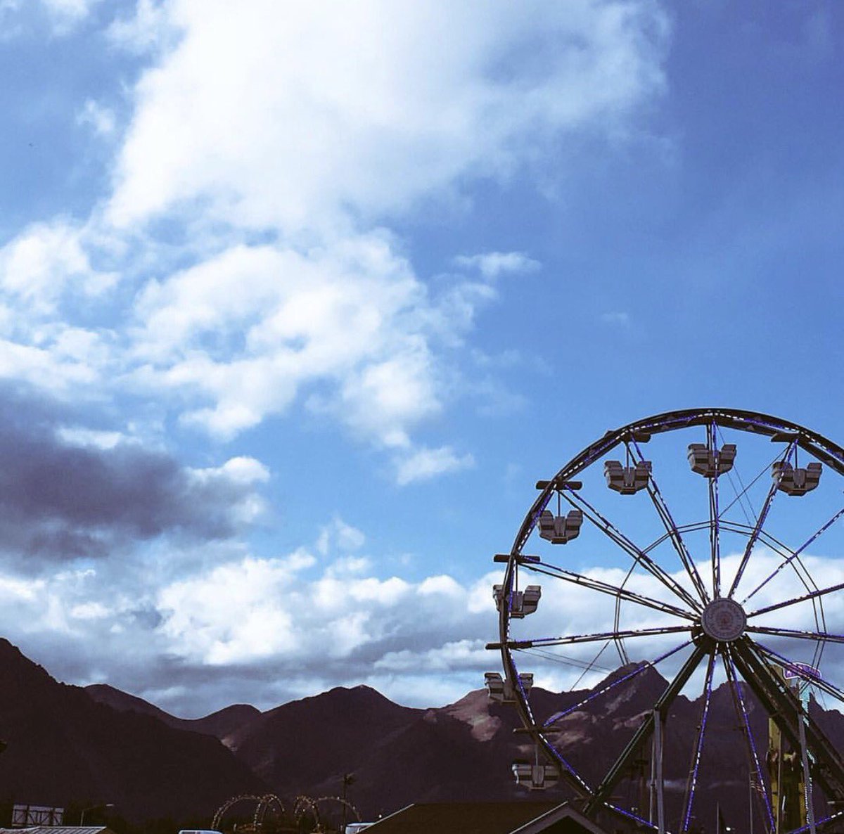 AlaskaStateFair's tweet photo. It's the end of the last day of the Fair. Thanks to all who made it happen! Good evening, Alaska, and good night! #AlaskaStateFair #AKFair https://t.co/udxyAHd9i5