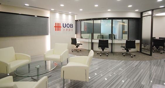 fcs_interior's tweet photo. We like to create different atmospheres within the same large space. Project: UOB by @fcsinterior #FCSInterior #UOB #HongKong #HKig https://t.co/MCXTVWBegE