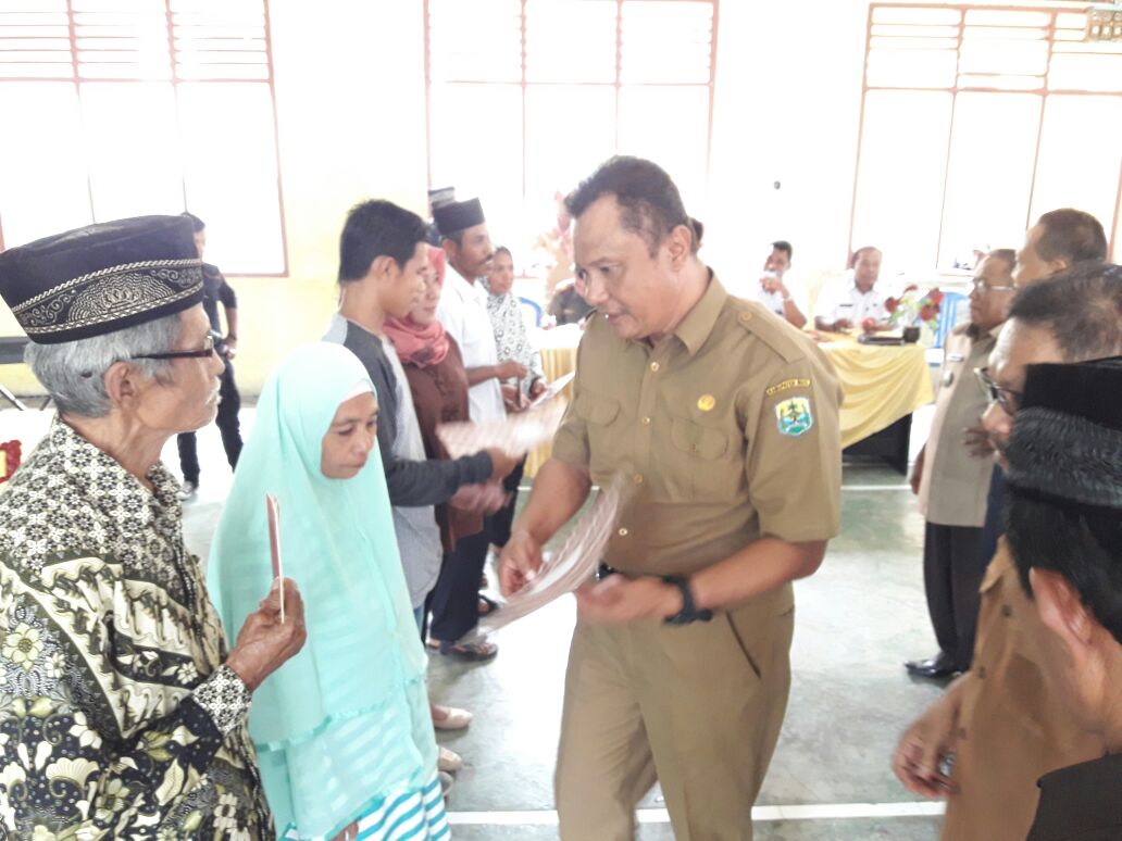 buolcapilduk's tweet photo. Pelaksanaan (Sidang Itsbat ubtuk penerbitan buku nikah yg tdk memiliki buku nikah di kec . Paleleh (kerjasama kemenag buol dan disdukcapil) https://t.co/yTFXqFgI0e