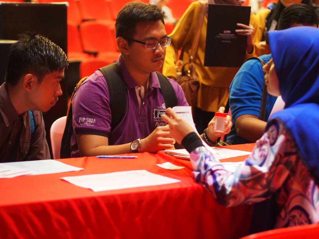 MSUmalaysia's tweet photo. New MSUrians arriving and registering! Welcome to your new journey, with #MSU -the Global University of choice 🌏
#go2MSU🌺
#MSUmalaysia https://t.co/TJGuQJw5I5