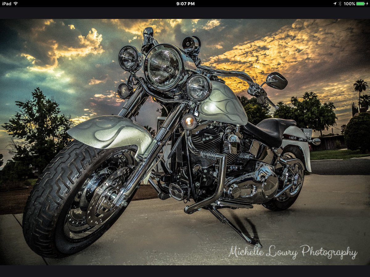 sonoimager's tweet photo. #harleydavidson #fatboy #sunset #california #CanonFavPic @CanonUSA #5dmiii 24-105L at 1/125 f8 https://t.co/EMIz01W2VE