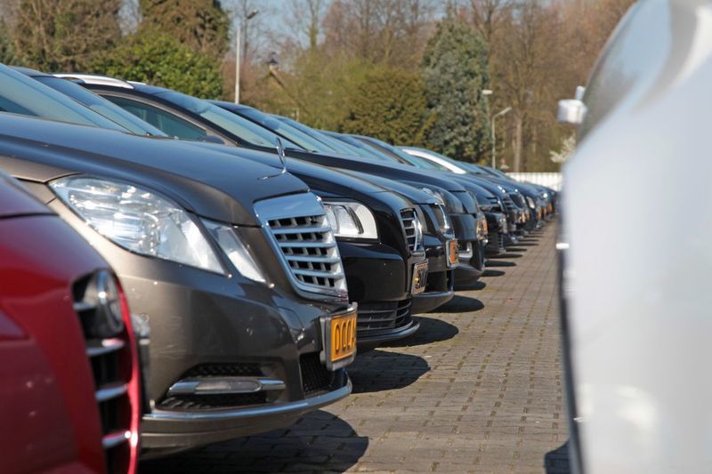 RT_tweet_NL's tweet photo. Via #DCBNETWERK Verkoop tweedehands auto's in de lift https://t.co/ebbkaHIMS1 #Autotweets https://t.co/CZtzxPUIsy
