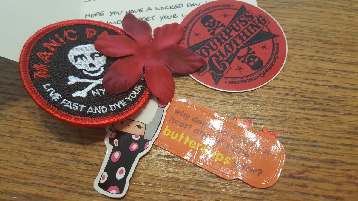 KatieJayneVale's tweet photo. Ohhh!! Look what's just arrived! My @SpooniePost from @MoxieMcMurder
Thank you! Hope your hands are better soon! #spooniepost ❤💌 https://t.co/LdPZrzJEBw