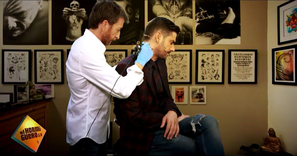 IvanGuerreroRME's tweet photo. ¿Oye Pablo estás seguro que sabes escribí amor en chino?

Increíble una vez más la presentación de @El_Hormiguero https://t.co/XESif21kuv