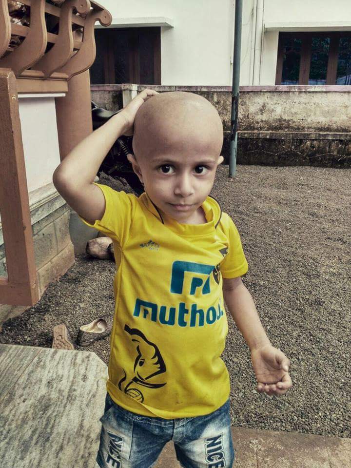 MohdThoyyib's tweet photo. @Humey_7 @BBPAC @KeralaBlasters Iain Edward Hume got some serious fans in Kerala.
In Picture, Mohammed Zidan from kerala
#Manjappada #KBFC #ISL #HumeFan #BlastersFans https://t.co/68xrhdxZ9G