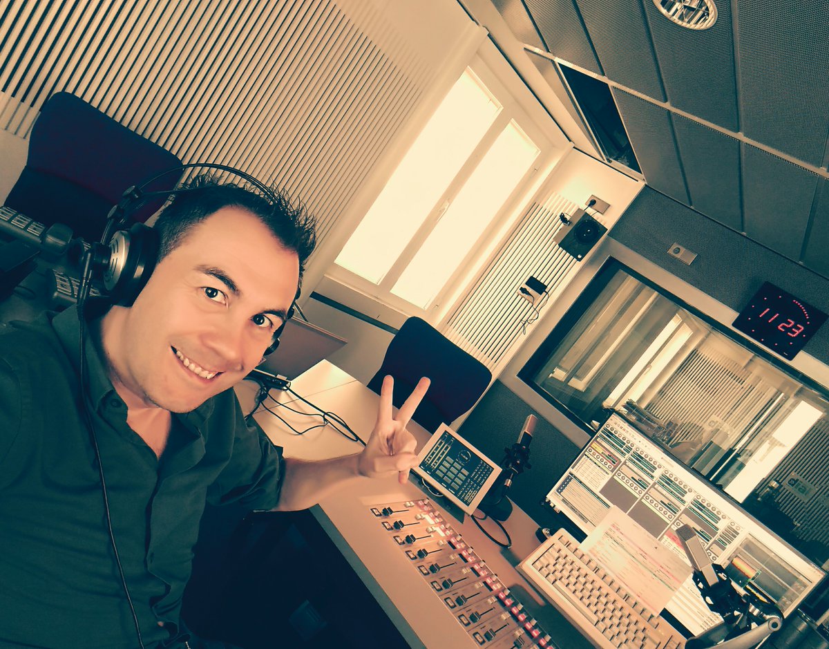 Estamos a punto de conocer qué artistas recibirán un Premio Radiolé 2017! Te lo cuenta esta mañana <a href="/Sergi_Adell/">Sergi Adell</a> ! :) play.radiole.com