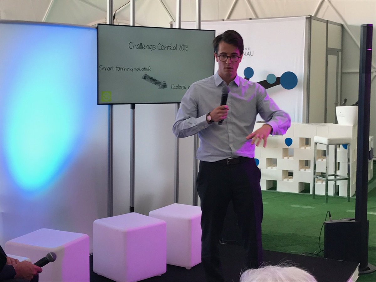 OrangeGrandEst's tweet photo. Présentation de @AGC_Centeol qui développe un 🤖 doté d'une technique de géo positionnement permettant de faire de la smartfarming #PVF2017 https://t.co/nYgfjxMAUI
