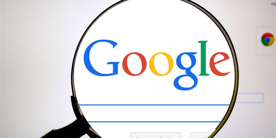 hunterlodge's tweet photo. 'How to tie a tie' & 'How to kiss' among Google's top 10 'How to' searches. #novelty #search #data #howto #digital https://t.co/GNIG0GqnQA https://t.co/u9ckvy7BBN