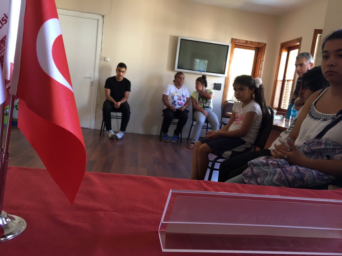 cakmaktasekrem's tweet photo. 15 bölgede Meclis üyelerimizin yapmış olduğu halk Meclis'leri vatandaşlarımızın sorunlarına çözüm üretmeye devam ediyor @AhmetMisbah https://t.co/d0yHgkpA6U