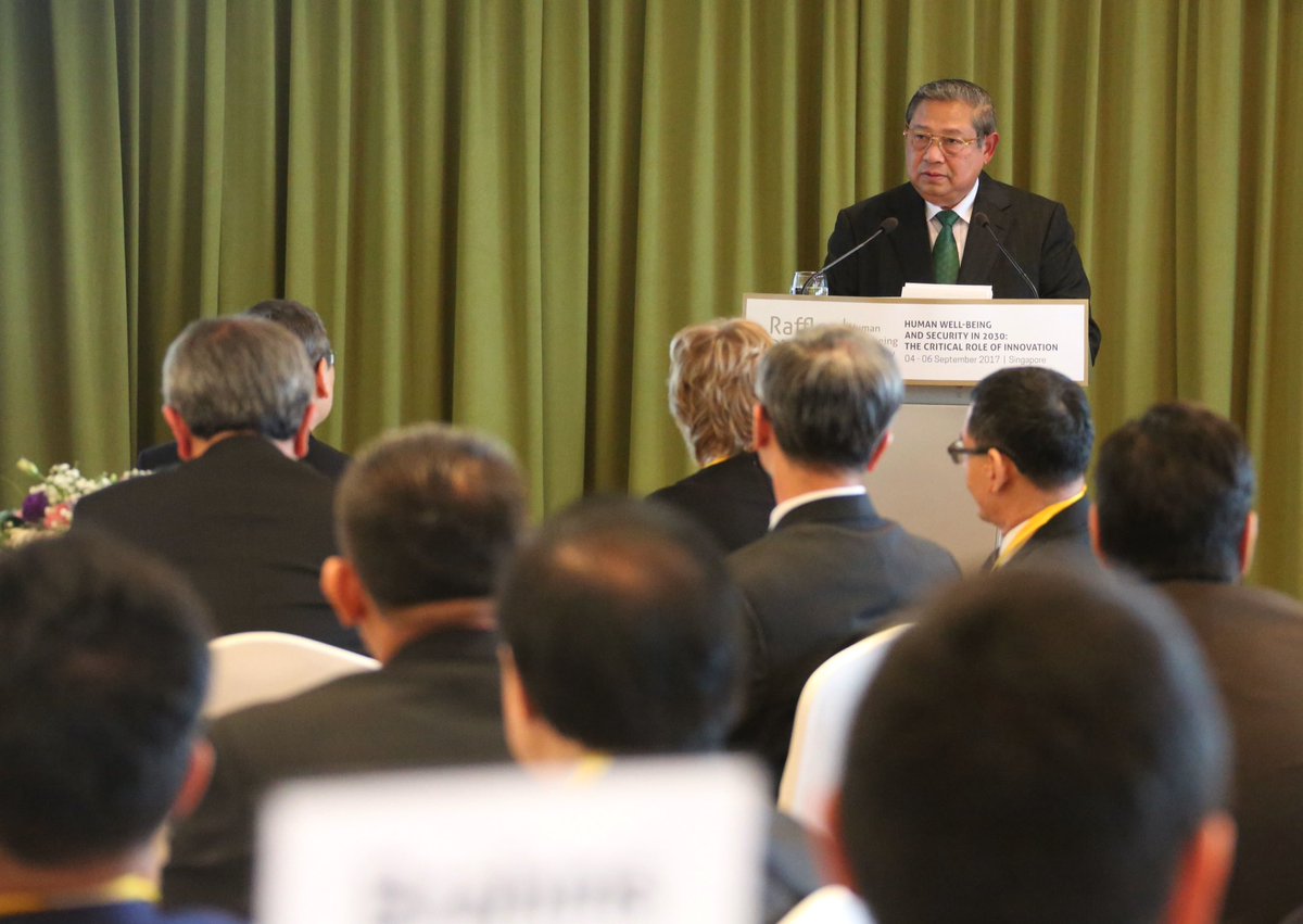 SBYudhoyono's tweet photo. Menjadi pembicara kunci pada 2nd Raffles Dialogue di National University of Singapore (NUS), Senin (4/9) sore. https://t.co/TGobTz0h5l
