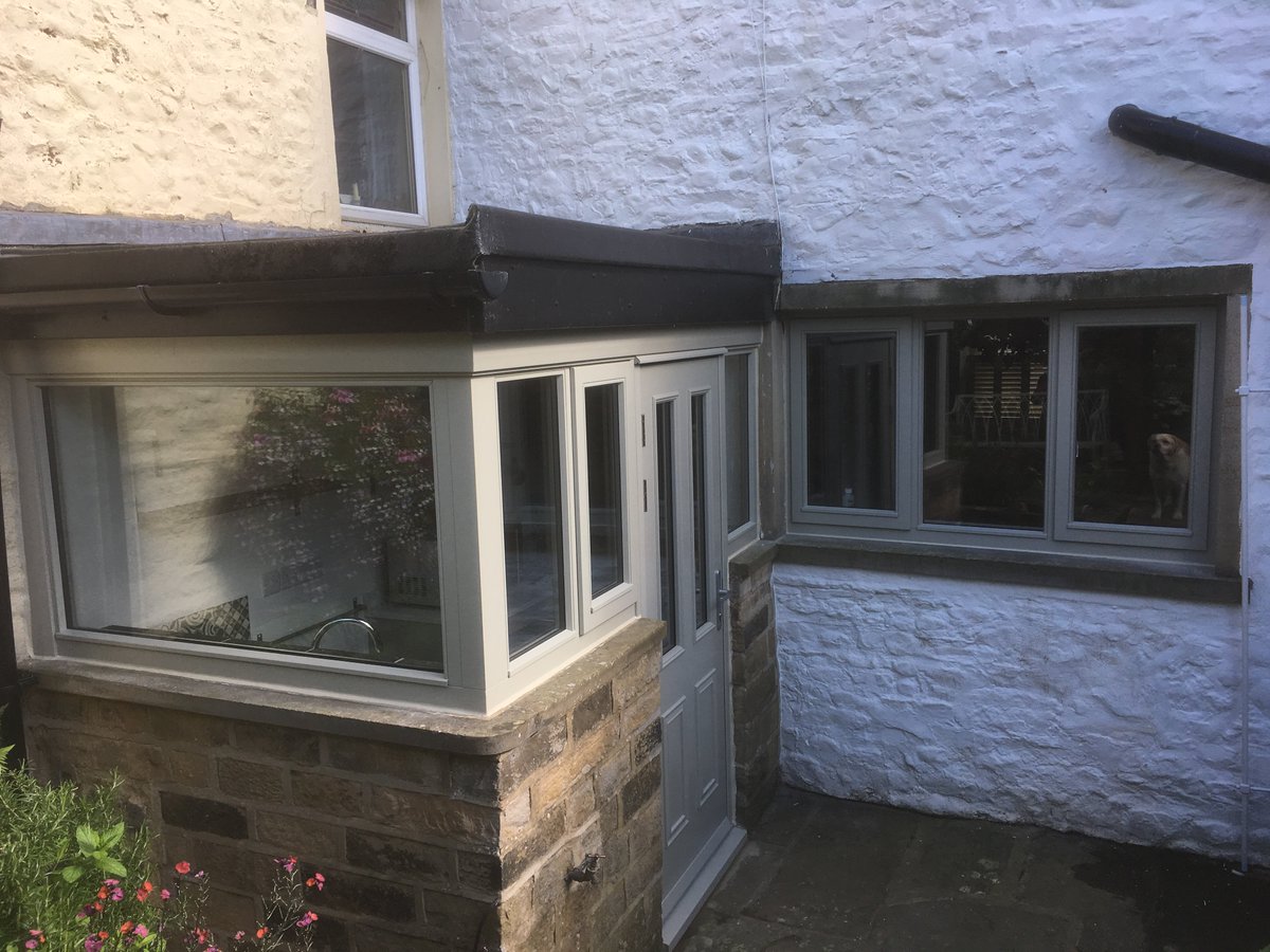AireValleyGlass's tweet photo. a recent #masterdor timber door and @dempseydyer timber window installation in the dales #fitbyavg https://t.co/dsC4yfa4oF