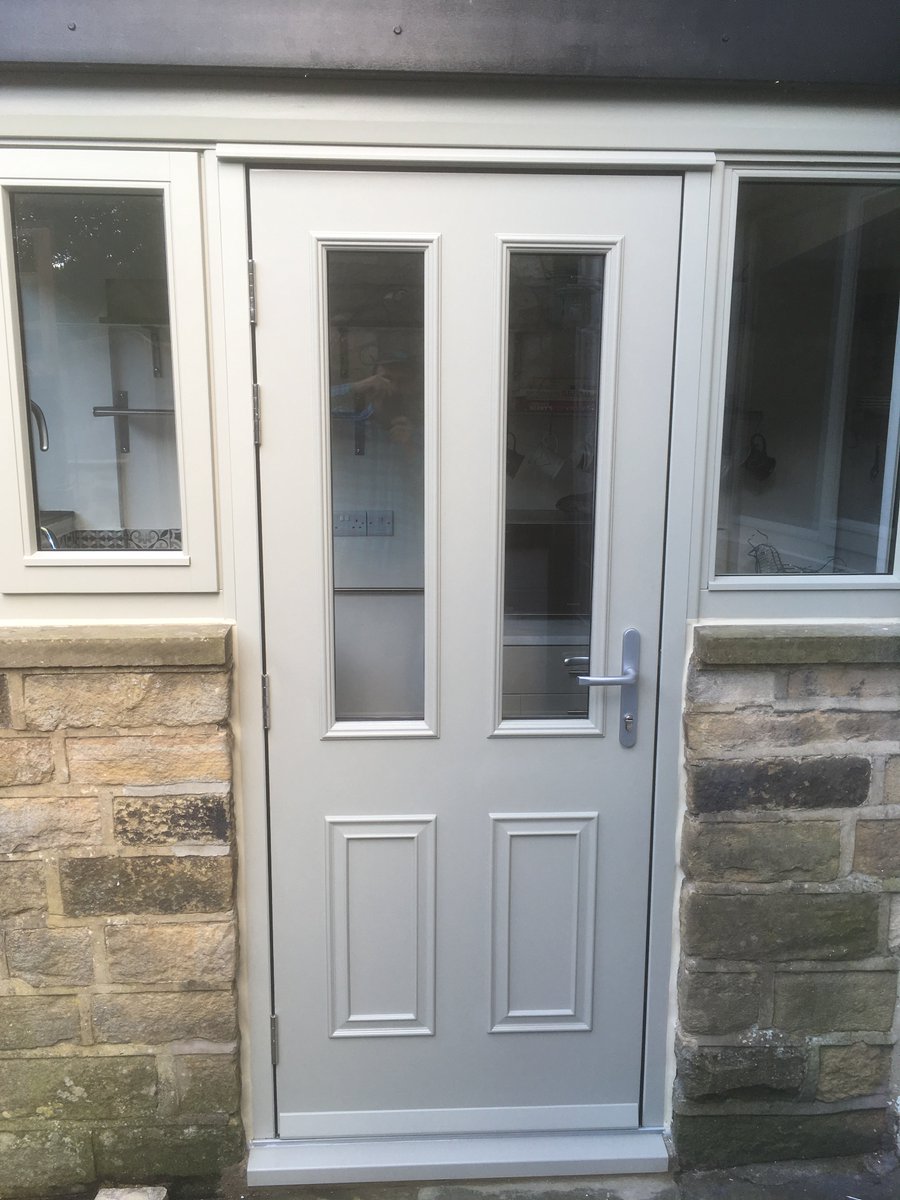 AireValleyGlass's tweet photo. a recent #masterdor timber door and @dempseydyer timber window installation in the dales #fitbyavg https://t.co/dsC4yfa4oF