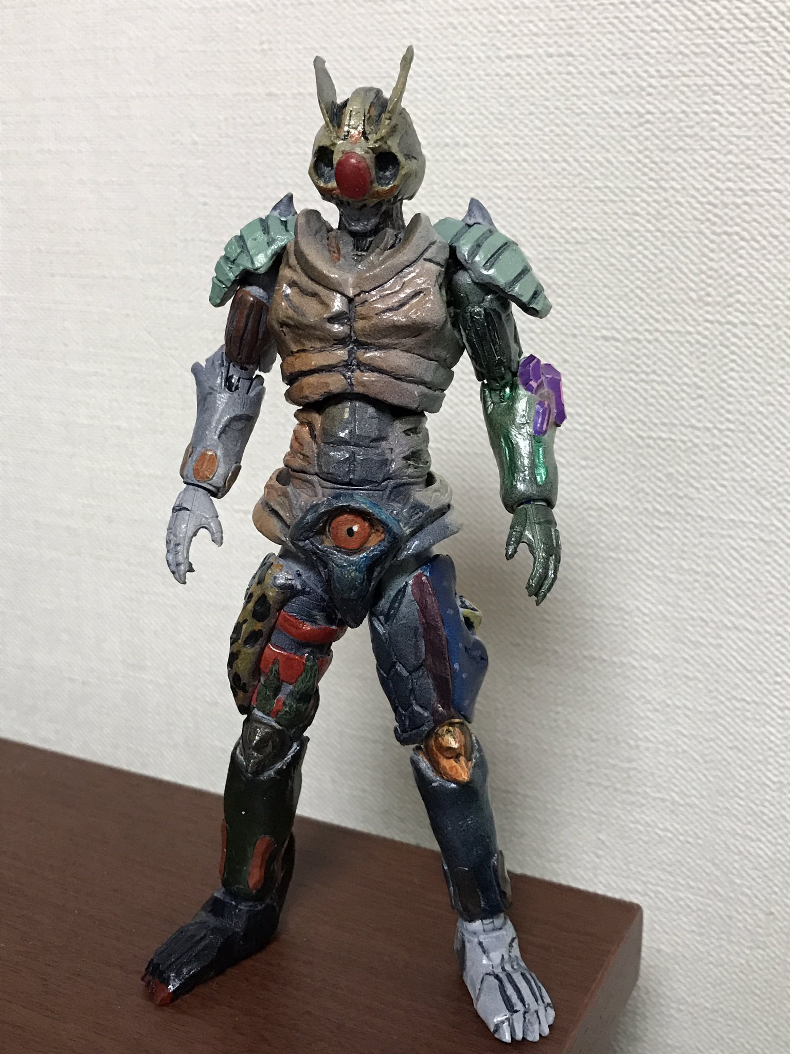 レックロ 完成しました 仮面ライダー正義の系譜ラスボス 邪眼 究極体 13年経ってからこのトラウマデザインと向き合ってみて攻略本と実況動画しか参考にできるものが無くて 本格的にパテ盛って削っては初めてだったから手探りだったけどすっごく楽しかった