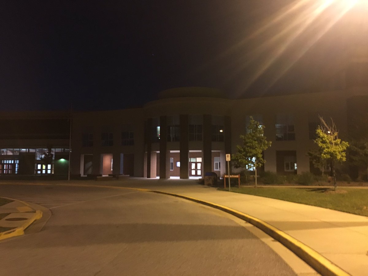 RebeccaOnBoard's tweet photo. Getting ready for school to start on the first day @SGA_PBHS @PBHSPrincipal - hope everyone has a great one! #MCPS1stDay @mocoboe https://t.co/fpHMvXEdjP