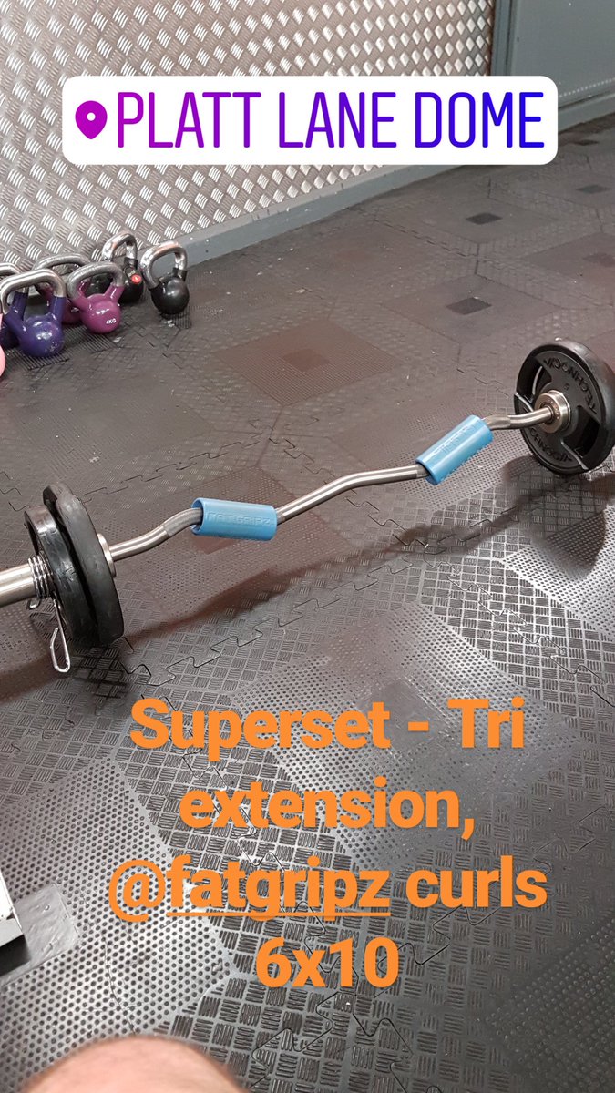 pullinpt's tweet image. Giving the arms a blast @PlattLaneMMU with the trusty @FATGRIPZ 
#gunshow #mrpuniverse