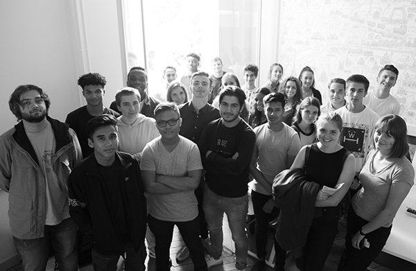 IPAGBS's tweet photo. #WelcomeToIPAG 🎓Photo souvenir du groupe 11 lors du 1er jours du FIVE 📸 #rentree2017 #rentrée #ipagiens #ipagiennes https://t.co/muSI7AFC5I