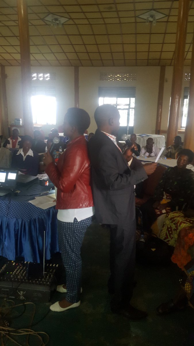 kharmxas's tweet photo. @agabaemile @JeanMuramira @marineumukunzi Knowledge en Experience sharing #TrainingofMastersTrainers #IAKIB #Peerlearninggroups https://t.co/zmyNBG4bsk