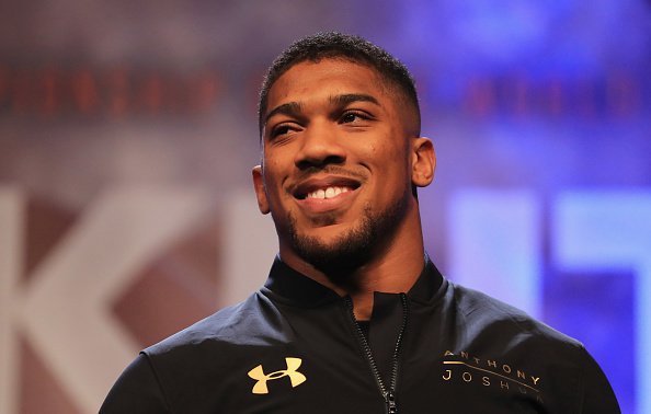 SkySportsNews's tweet photo. BREAKING: @anthonyfjoshua will defend his world heavyweight titles against @KubratPulev on October 28 live on Sky Sports Box Office. #SSN https://t.co/CW5oCtrTez